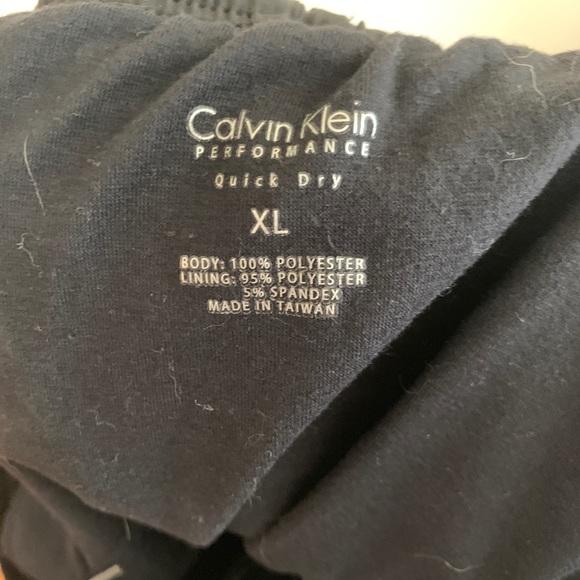 Calvin Klein running shorts - Picture 3 of 3